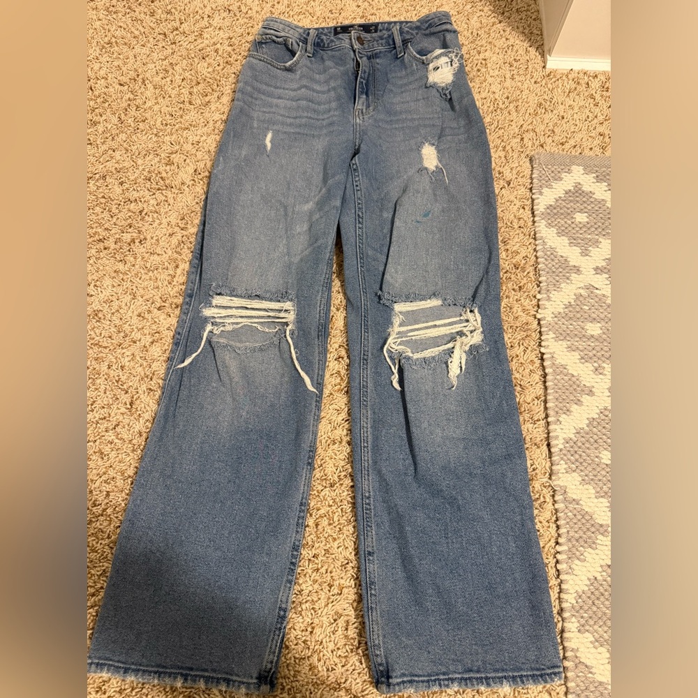Hollister Ripped Straight Leg Blue Jeans. Ultra high rises sad Jean W27 L31